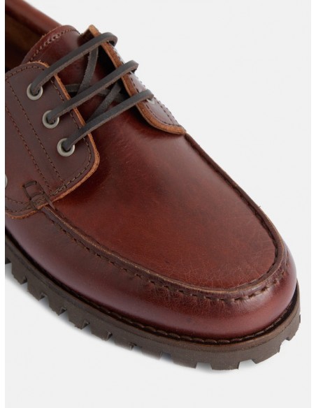 Zapato nautico clasico marron