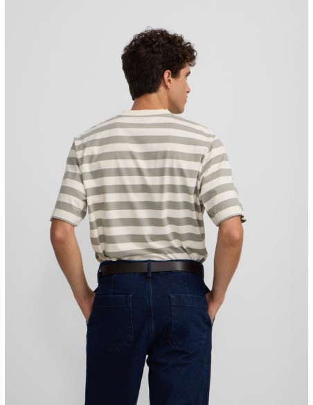 Camiseta special fit rayas verde crema