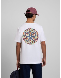 Camiseta circulo etnico multicolor blanca